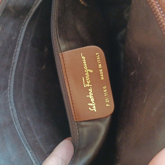 Salvatore Ferragamo Vintage Brown Leather Crossbody Bag with card - Picture 5 of 7